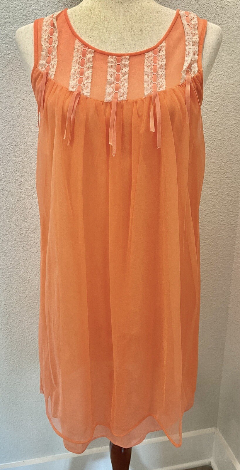 Vintage 1960s Lisette Babydoll Peignoir Set Coral w/ Cream Lace Vintage Sz Small