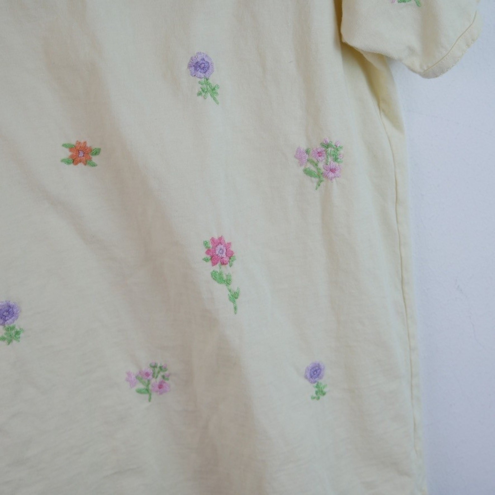 Vintage 90s Butter Yellow T Shirt Floral Embroidered Handmade Grandma Core Small