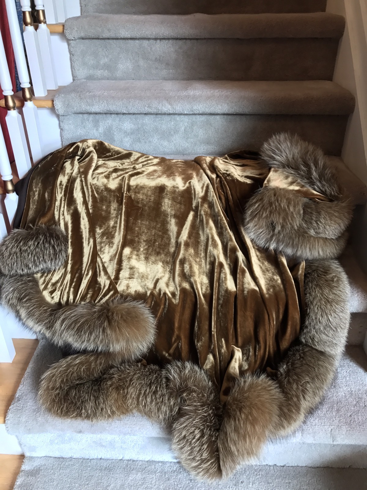 Vintage Brown Velvet SWING OPERA Cape, Beautiful Natural Fox Fur Trim ONE SIZE