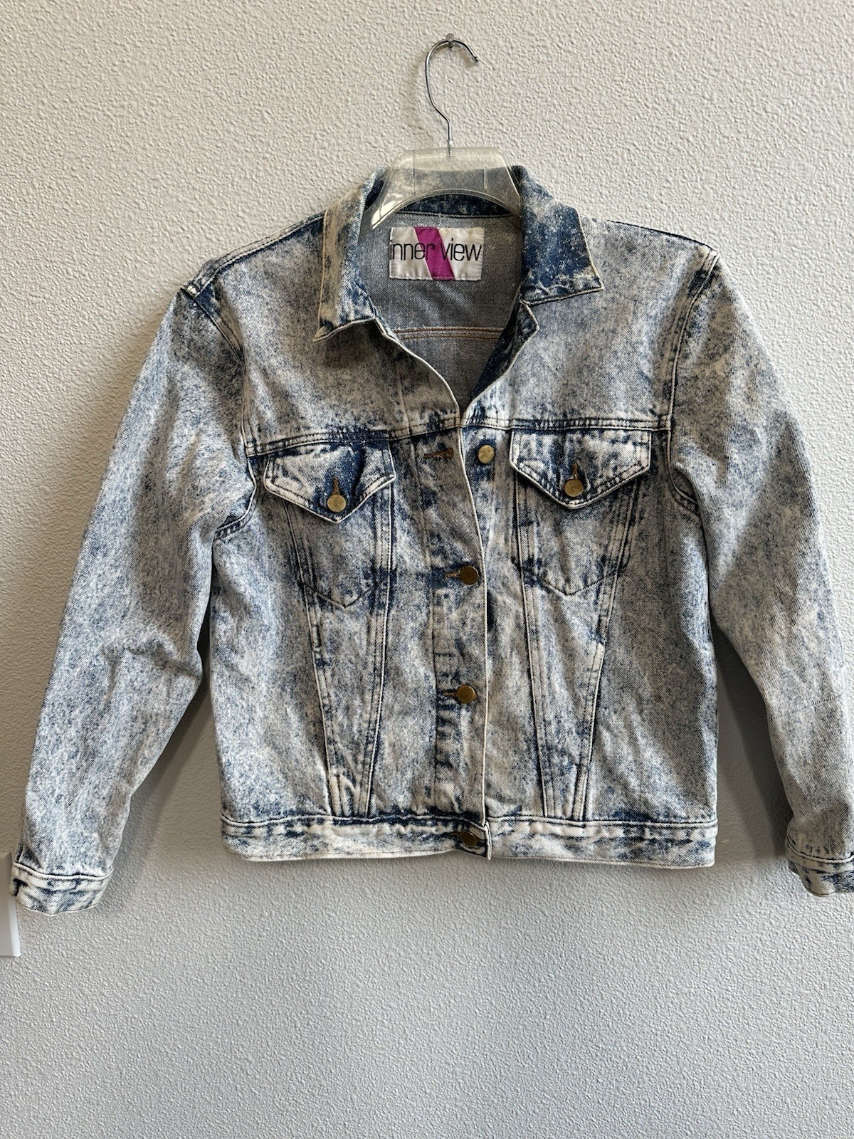 Vintage 80s Acid Wash Jean Jacket Embossed Floral Crest Denim Trucker Biker M-L