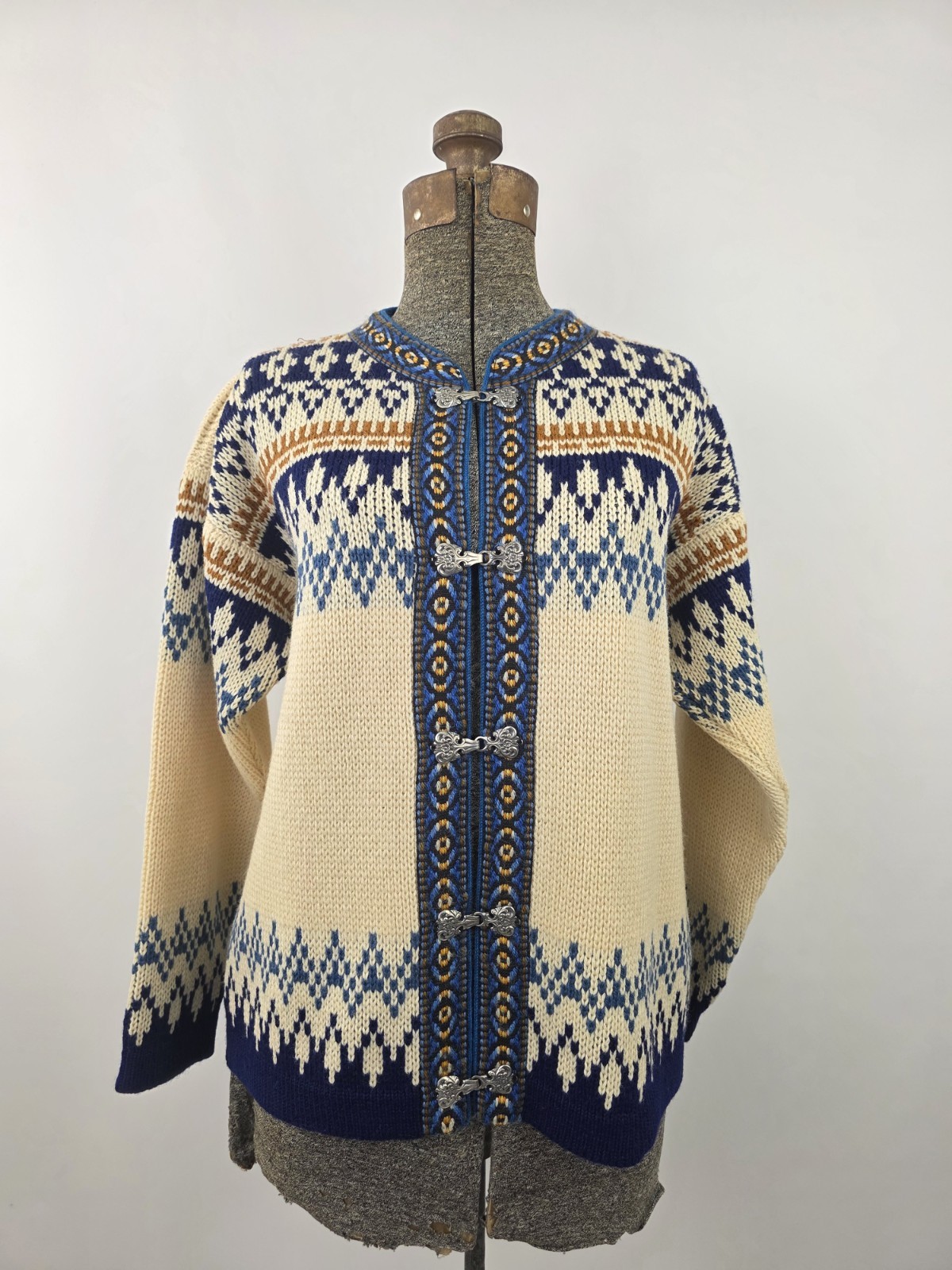 Nesjar Vintage 70’s Norwegian 100% Wool Moth Proof Pewter Cardigan Sweater Small