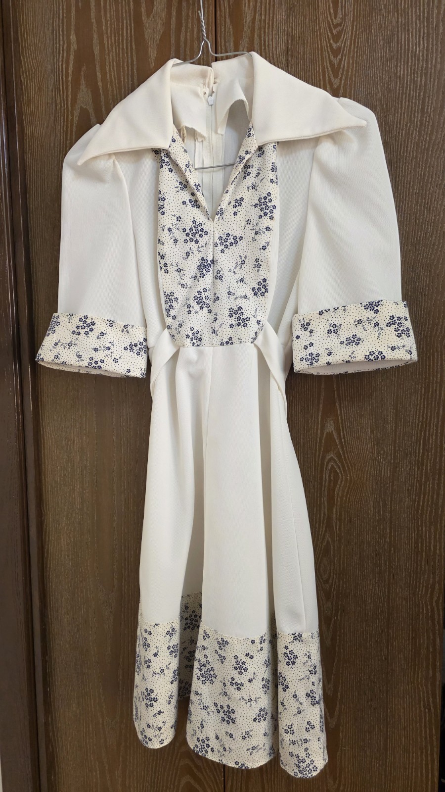 Petite White with Floral Dress 1970s England, maybe XS check measurements