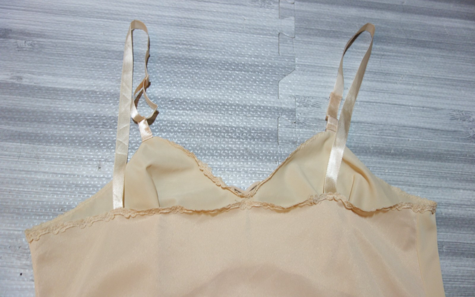 Vintage Olga Camisole Cami Nude Size 34 Freedom Front Style 930