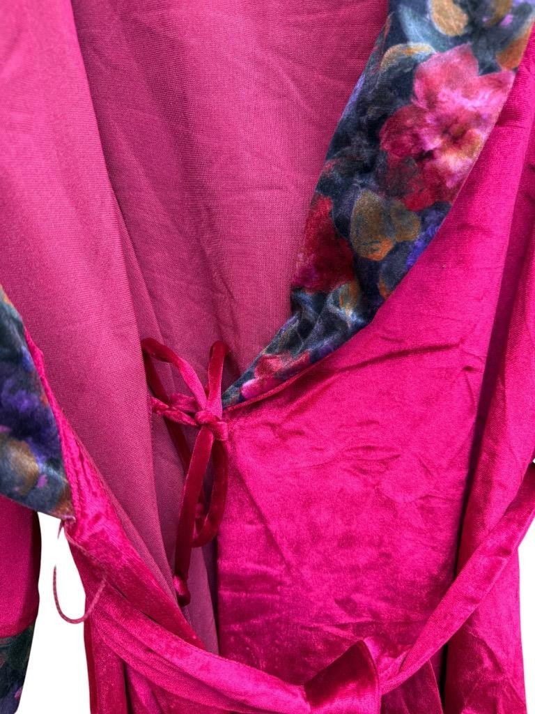 Vintage Appel Robe Ruby Red Velour NEW with Belt size Medium