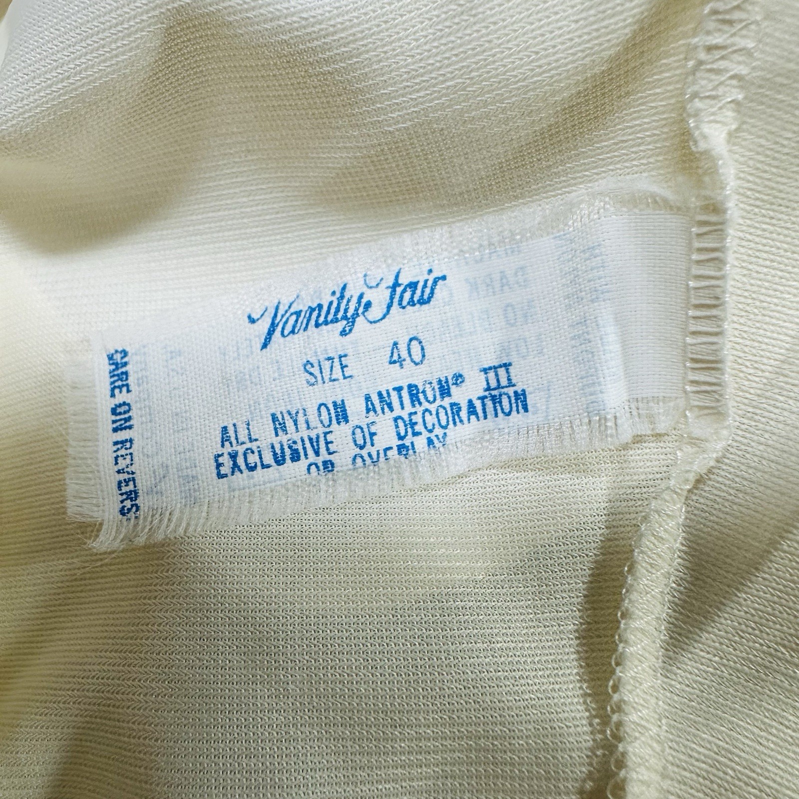 Vintage Vanity Fair Ivory Floral Lace Trim Antron III Dress Slip Women’s Size 40