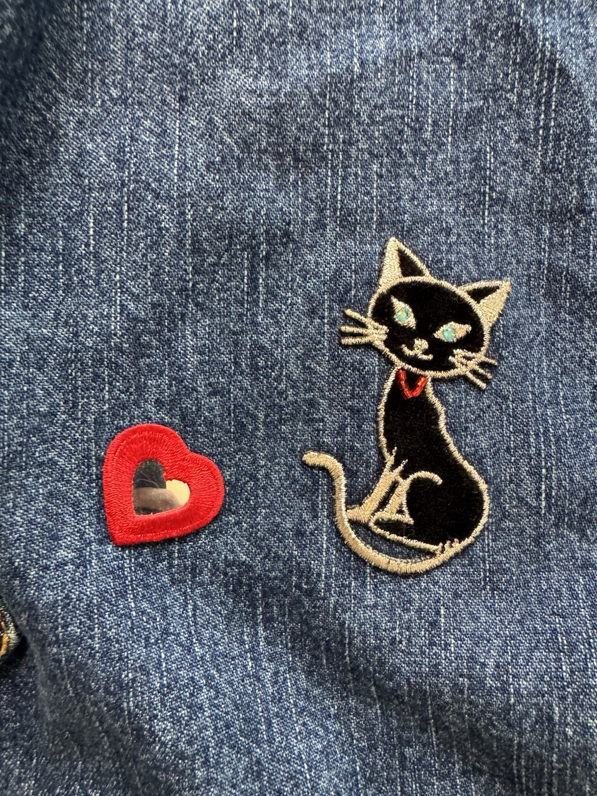 Vintage 90s Cat Denim Jean Jacket Heart Appliques Women’s Medium Blue Button