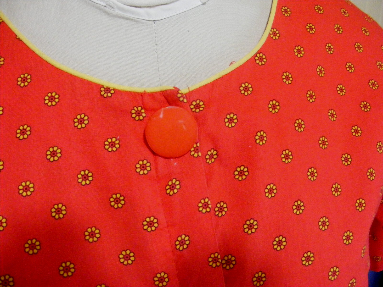 50S DAY DRESS RED COTTON B ALTMAN CO ZIPPERED FRONT HANDKERCHEIF POCKETS M