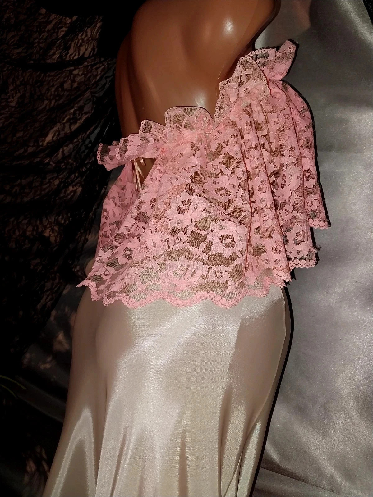 VTG SATIN LIQUID SHINY FARR WEST ESQUE HALF SLIP WIDE RUFFLES LACE PEACH PINK SM