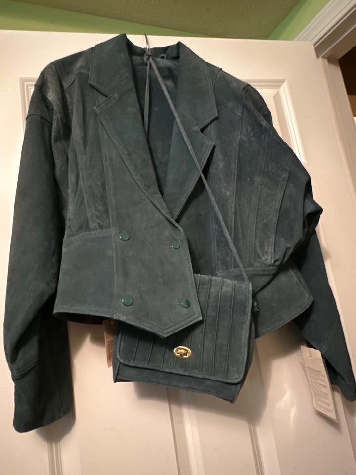3 Piece Vintage NWT Chia Brand Suede Jacket (L) & Skirt (Size 12) & Matching Bag