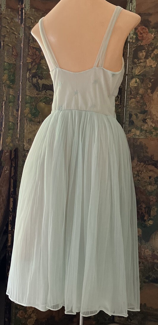 Vintage Sheer Chiffon Nylon Negligee -Schiffli Embroidery – Pale Sea Foam Green