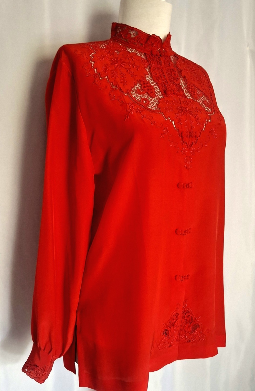 Vtg 60s Da Fu Gui Chinese 100% Silk Blouse Hand Embroidered Cut Work Red Sz 36