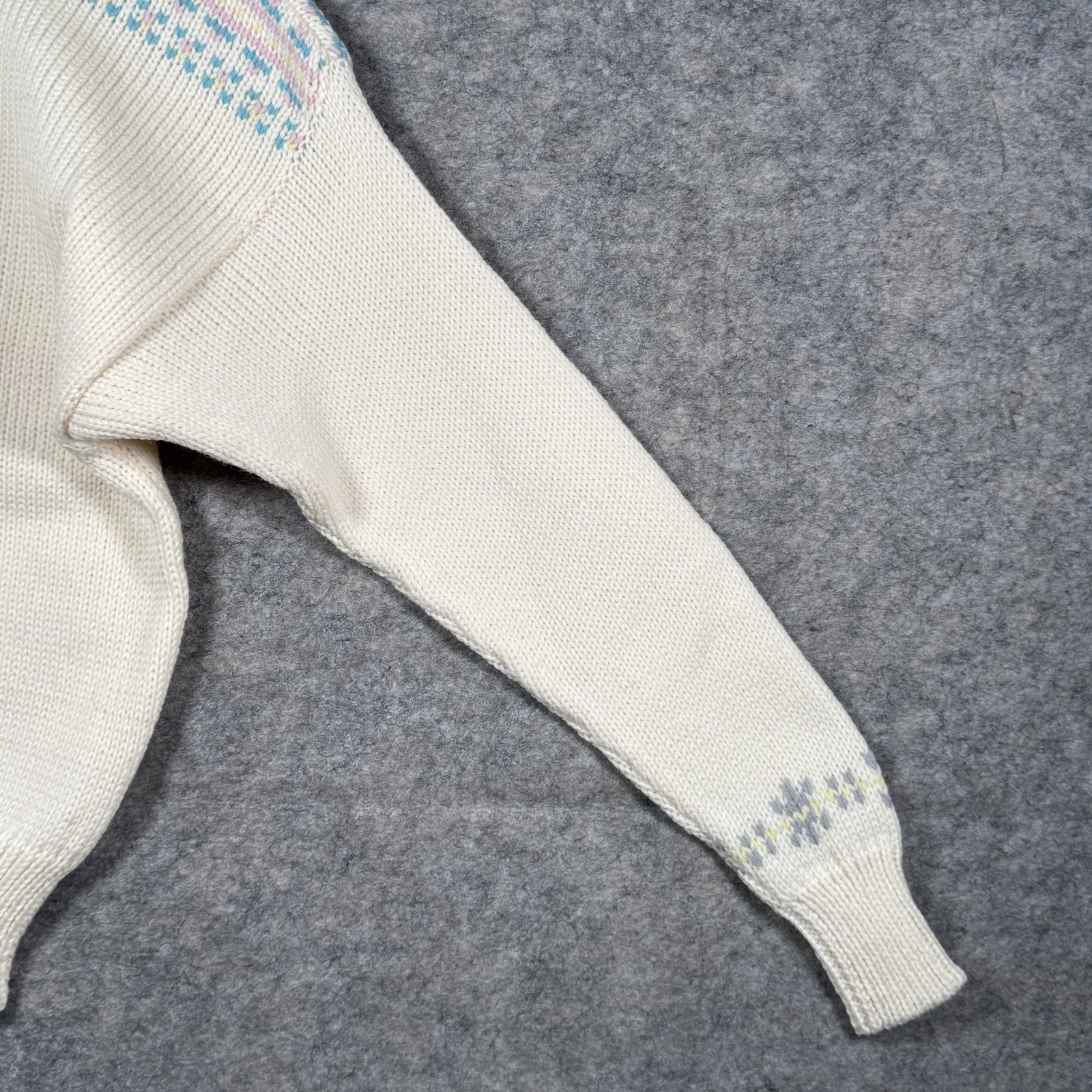 Womens Marceau White Blue Pink Holiday Theme Hand Knit Wool Sweater Size L 17×24