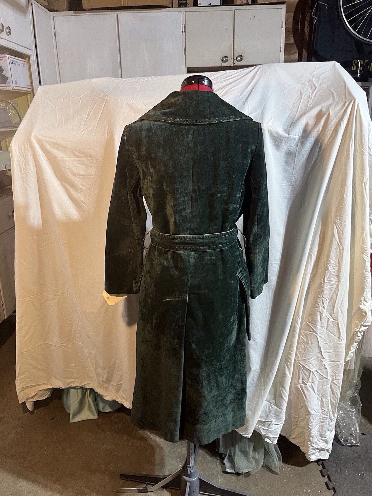 Green Velvet Vintage 1970s 1960s Deep Pockets Trench Style Belted Antique Mod
