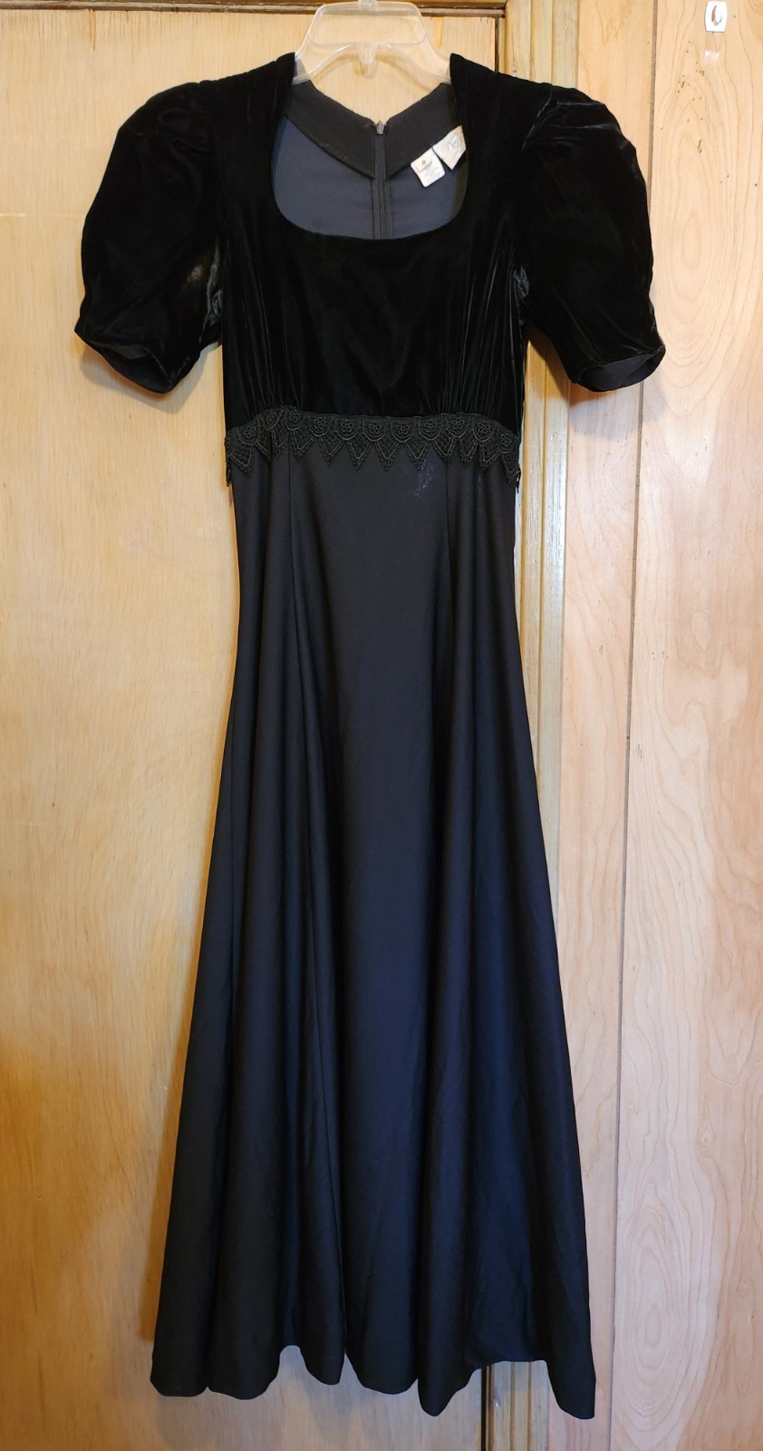 Vtg Southeastern Opera Dress Size 0 Black Velvet Crepe Skirt Lace A-line Maxi