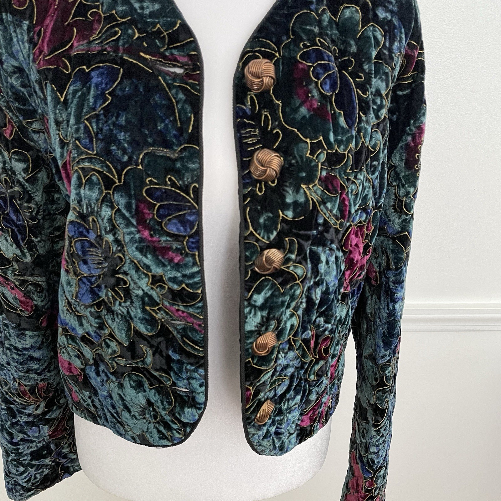 Vintage Velvet Embossed Jacket with Buttons Size Med Black Purple