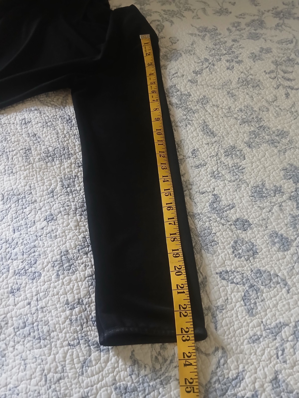 Vintage Susan Graver Black Size M Long Sleeve Mid-calf Flowy V-neck Dress