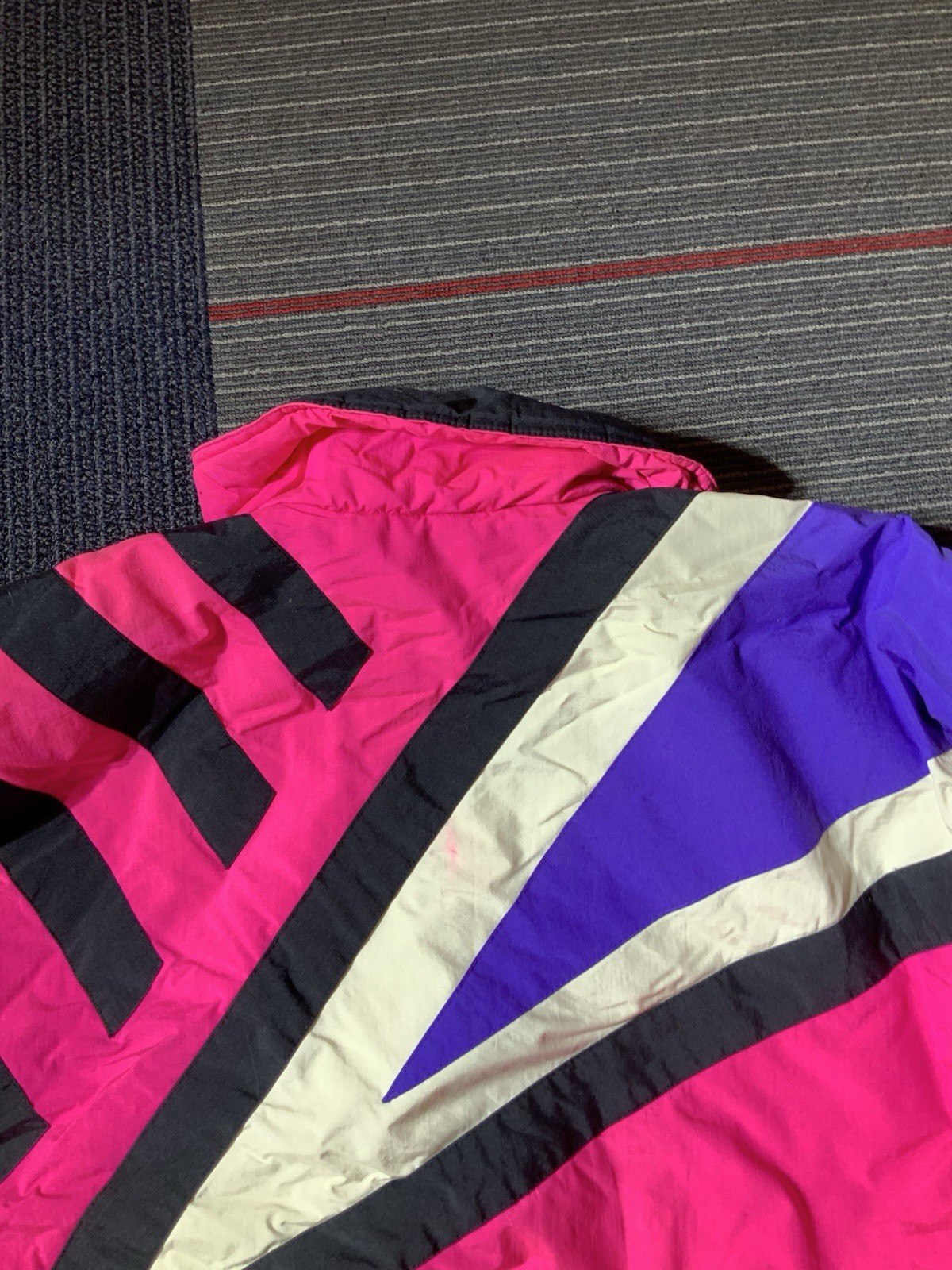 Vintage Womens Tyrolia by Head Size 10 Snow Ski Jacket in Pink