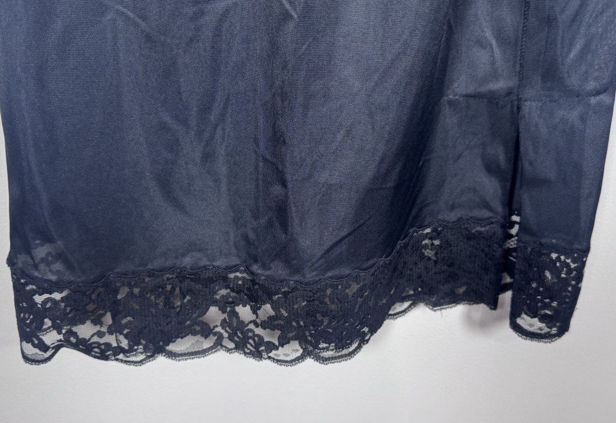 Vintage Black Lace Nylon Half Slip Sz Small 22″ Long Grunge Y2K Mini *NO TAG*