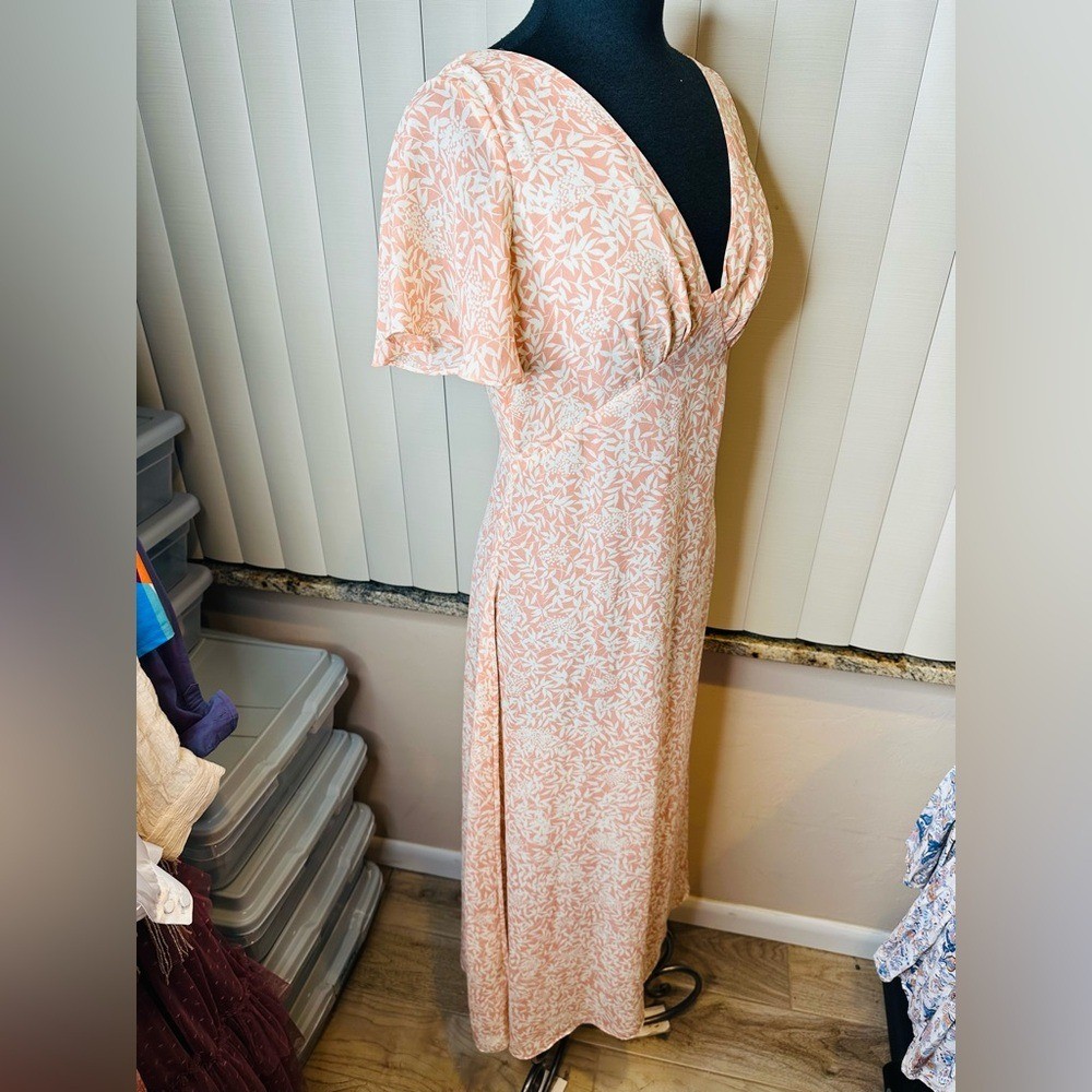 Bonnie Strauss Vintage Floral V-Neck Pink Maxi Dress