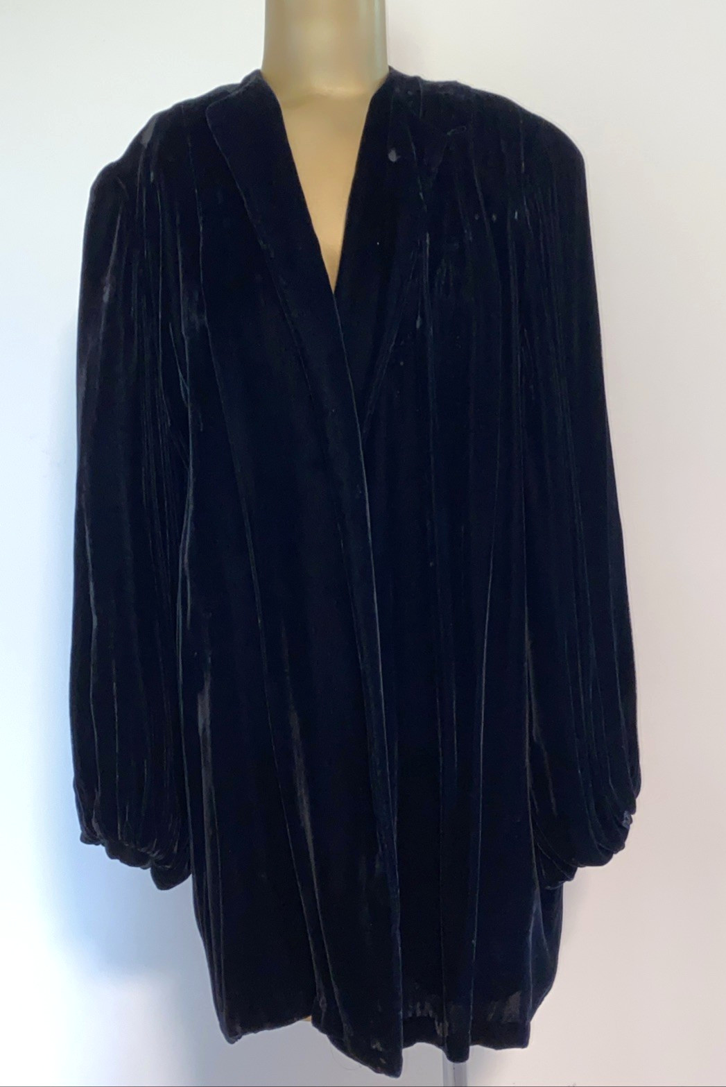 VINTAGE 30’s 40’s Black Silk Velvet Hip Length Coat S Quilted Lining Smal Flaws