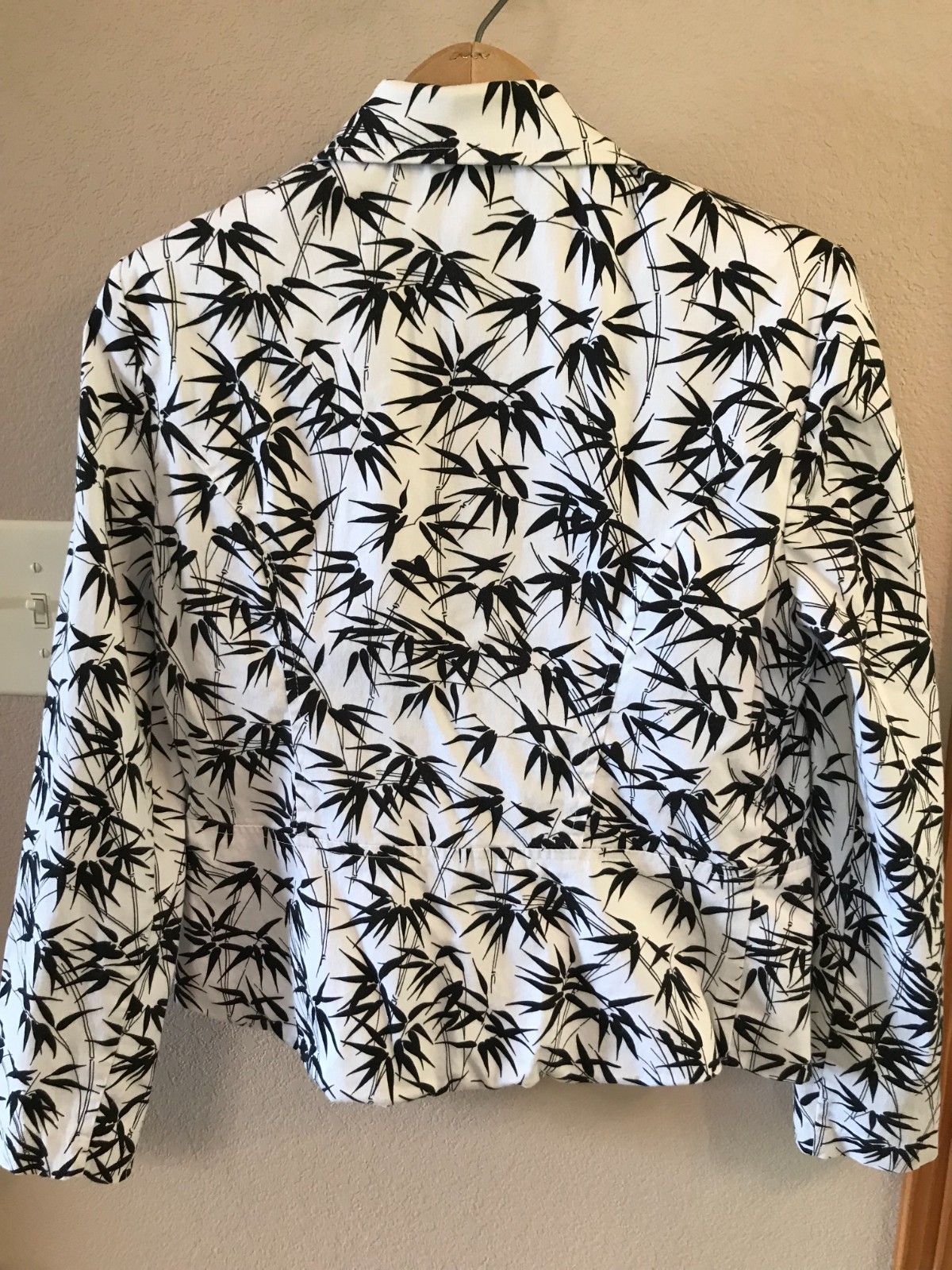 VTG 80s Joseph Ribkoff Blazer Button-Down Jacket, Black White Fern Print Size 8