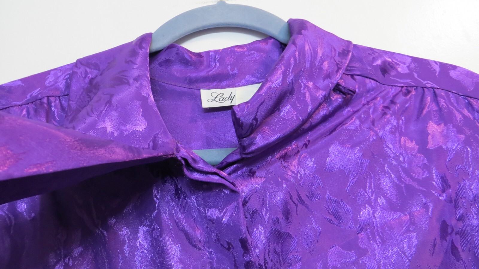 Vintage Lady Caribou Blouse Shirt Women Size 40 XL Button Up Shiny Purple Floral