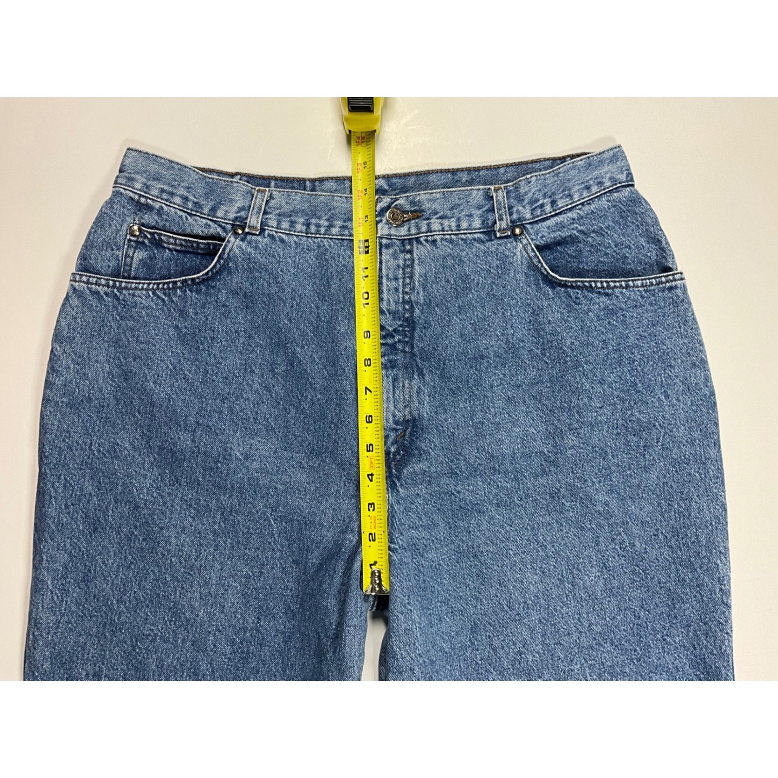 VINTAGE Levis 900 Series Womens 24 Tapered Leg Jeans Medium Wash Blue Denim