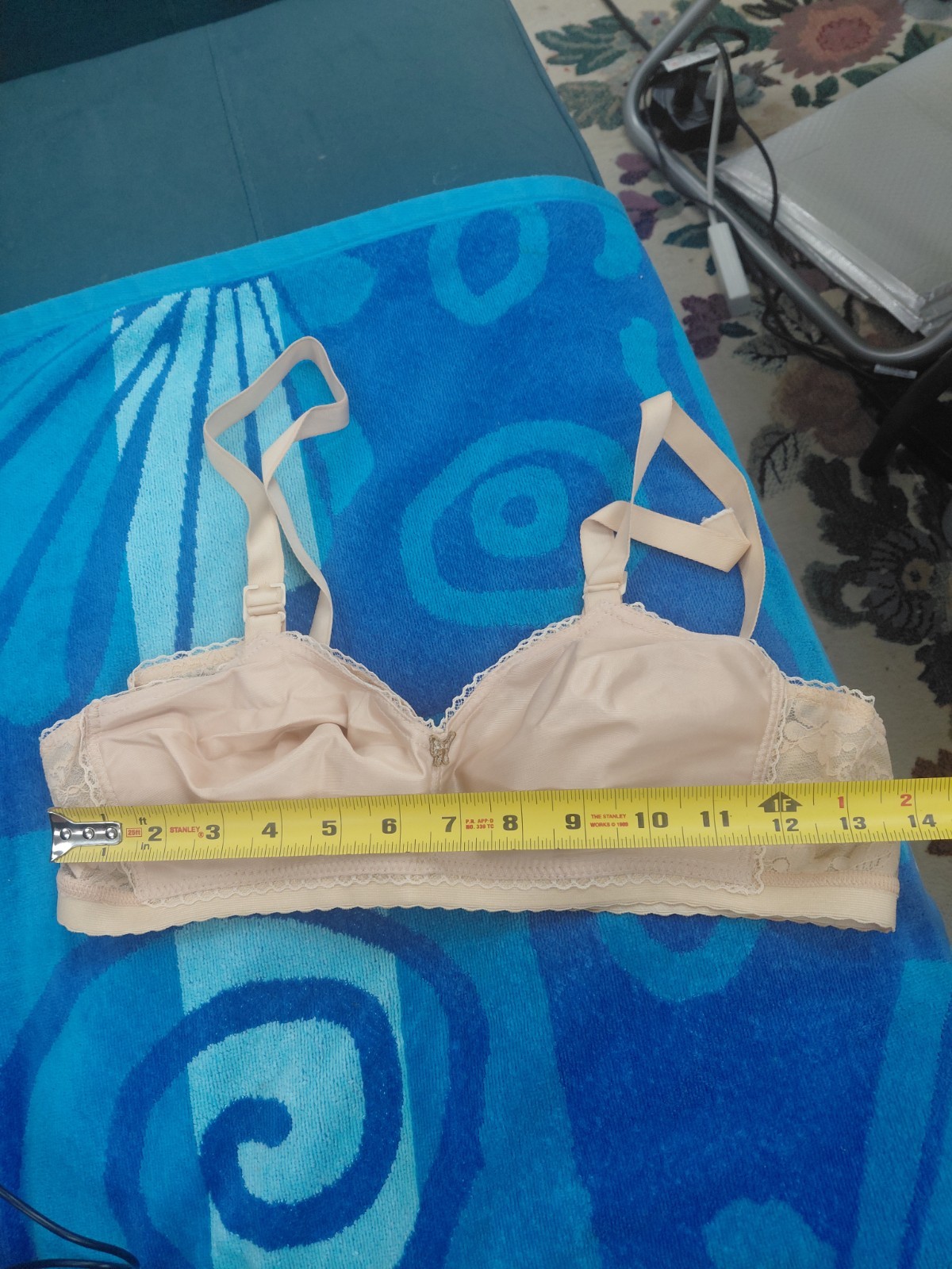 Vintage Lady Cameo Lingerie Bra Size 34C