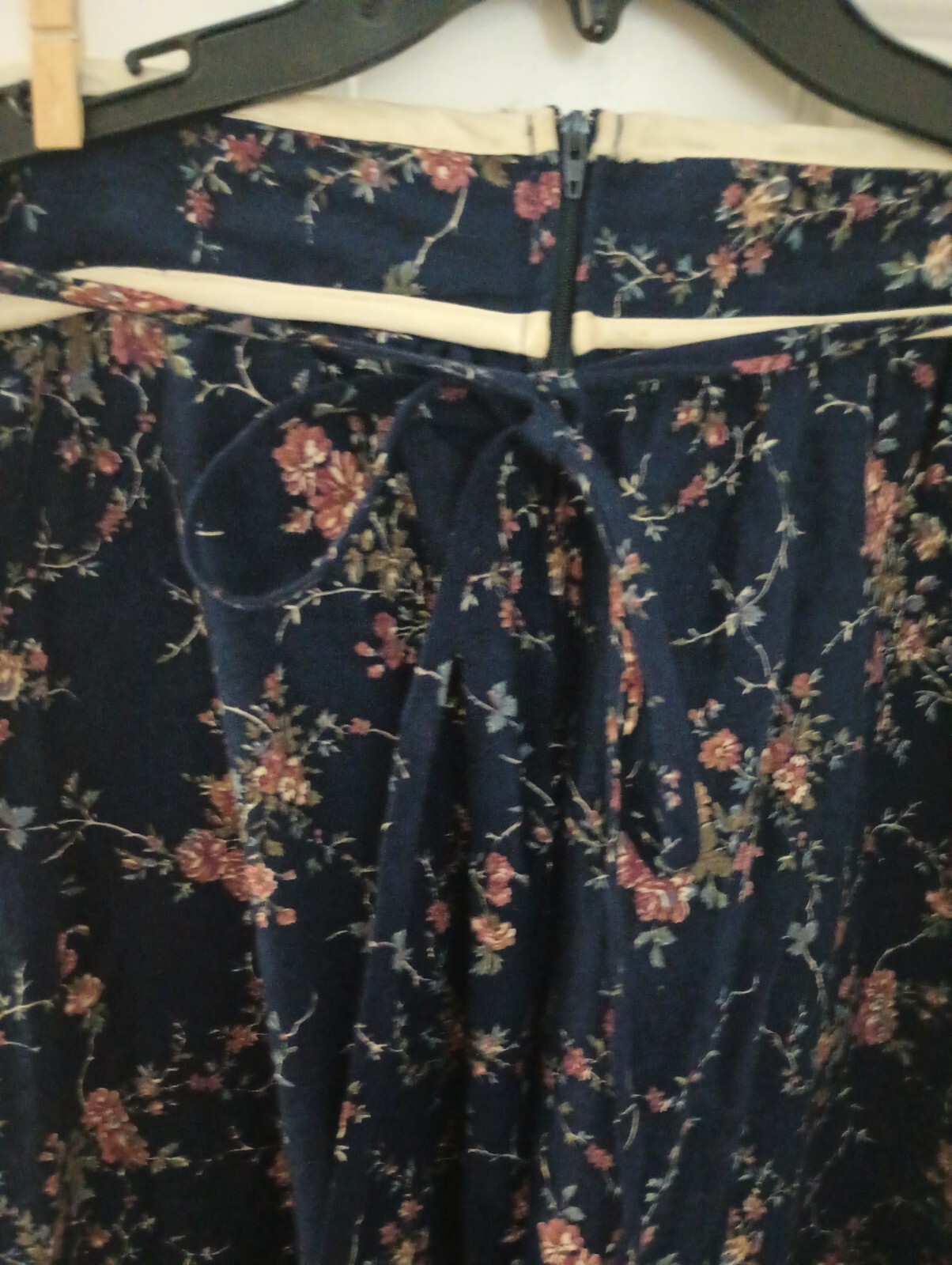 Vtg GunneSax 70s Navy Floral Midi Skirt Jrs Sz11 Pls Measure 28″ Waist READ