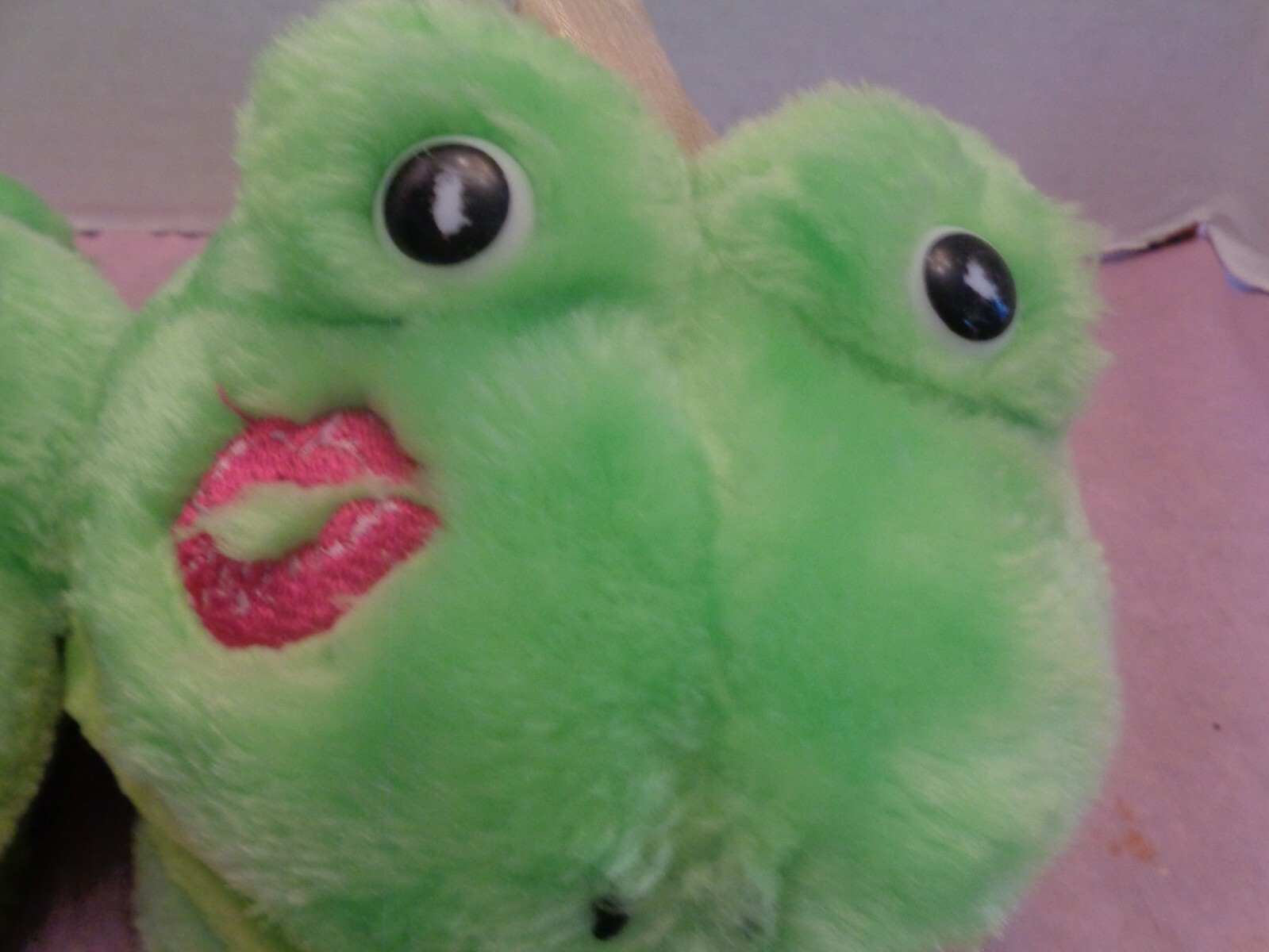 MUDD PRINCE FROG/CROWN GREEN SLIPPERS KISS SLIPPERS SIZE MEDIUM 6 1/2 – 7 1/2