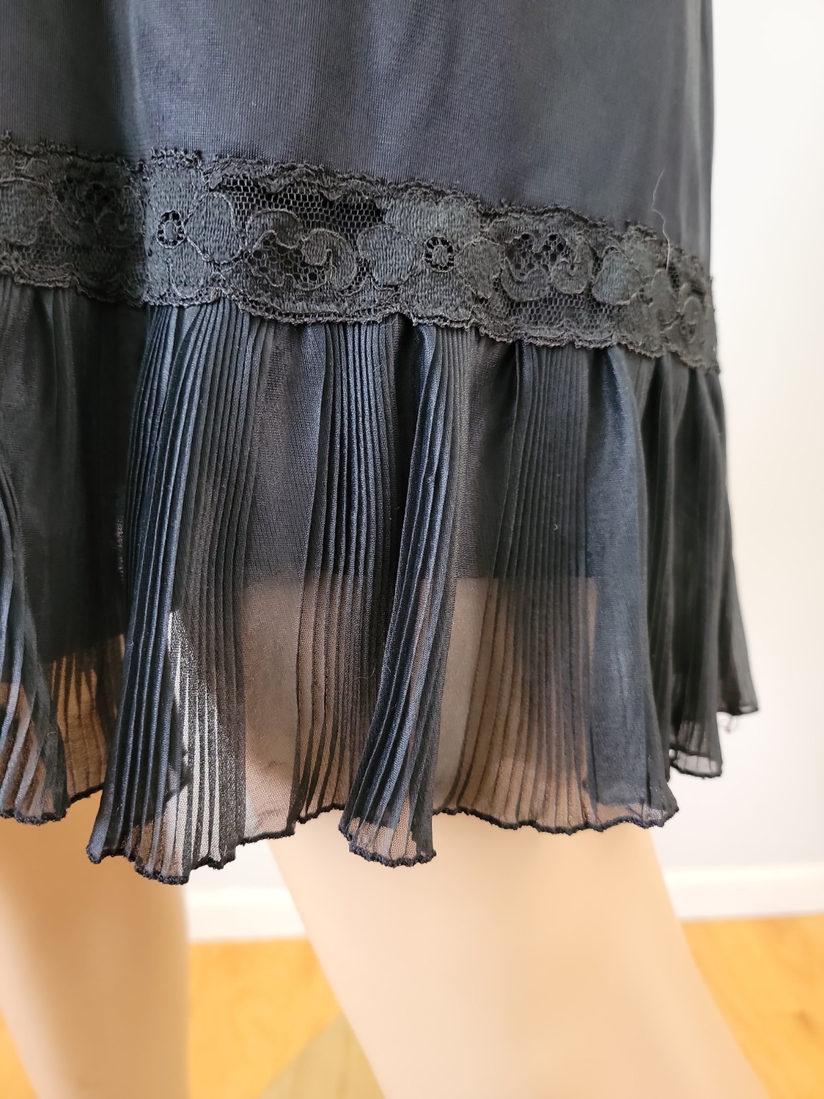Vintage Sears All Nylon Black Full Slip Pleated/Lace Detail Size 36 Average