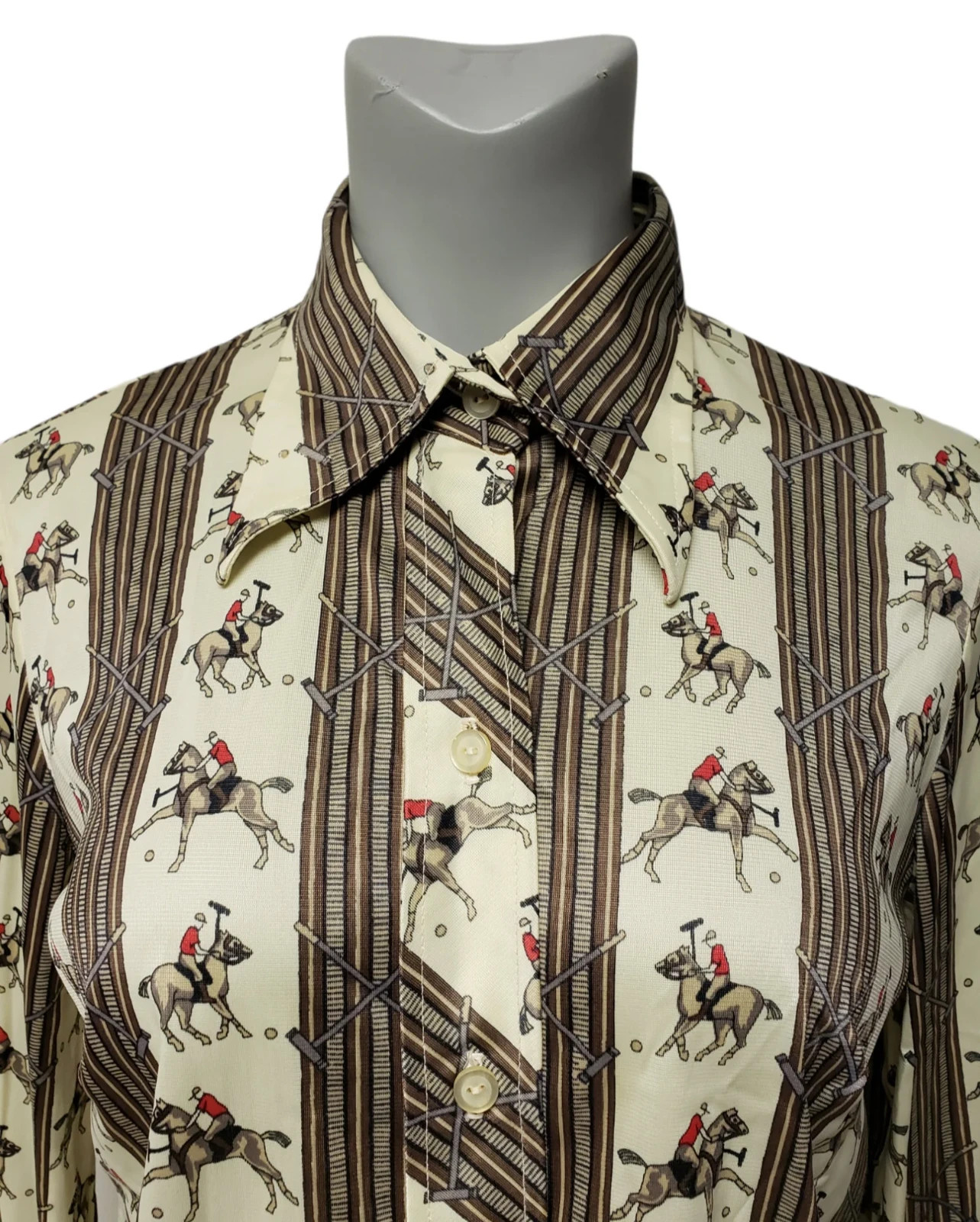 Vintage 70s Equestrian Print Nylon Shirt – The Wilroy Traveler . Fits M – L