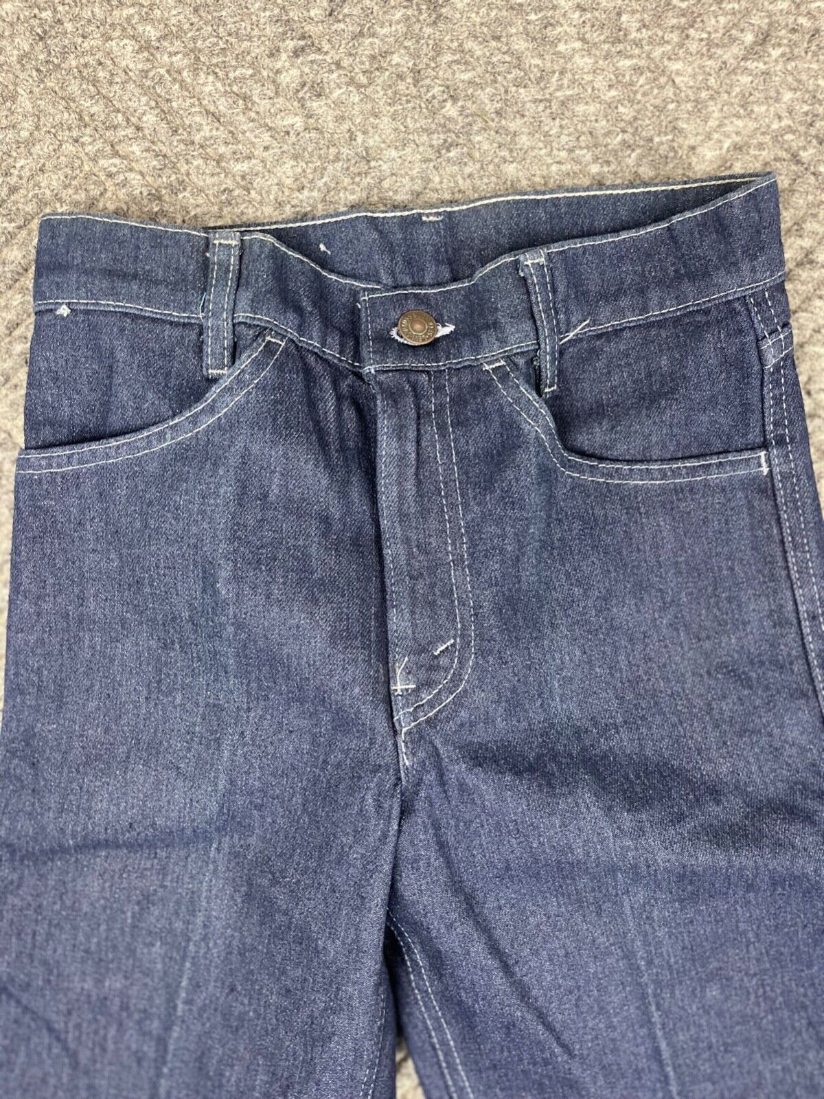 Vintage 70’s Levi’s Sailboat Patch Student Jeans Size 26×35 Blue Dark Flare NOS