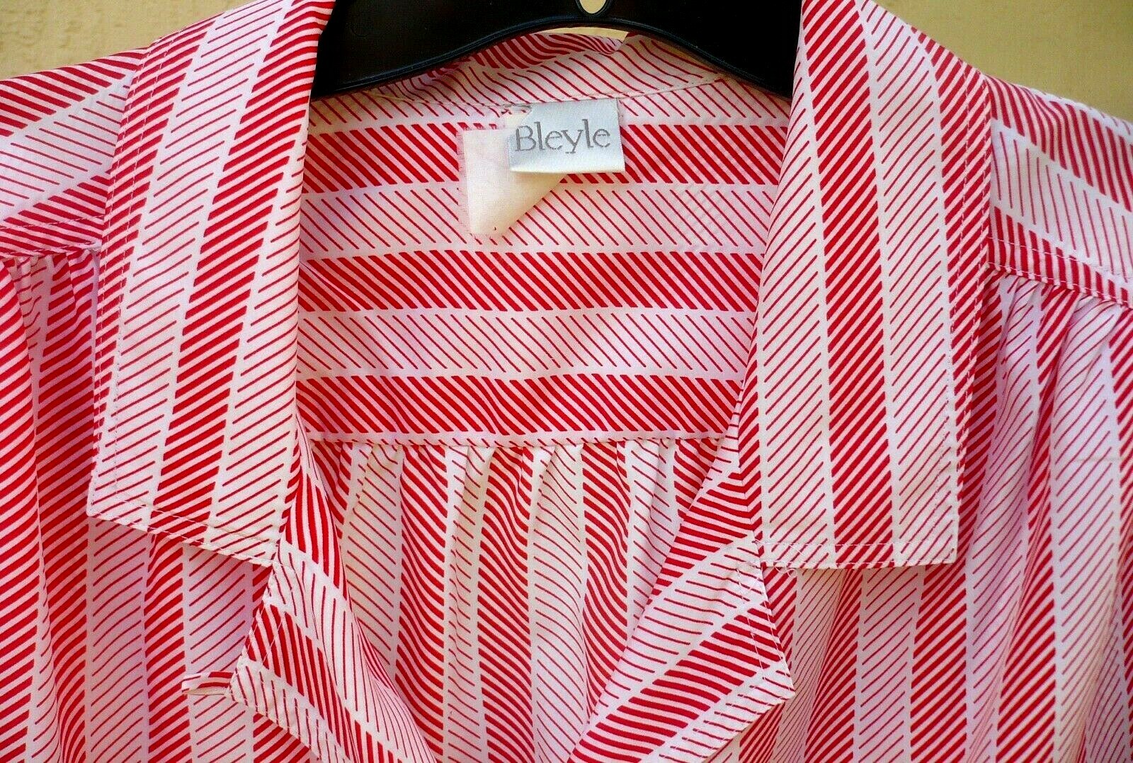 VTG 80S BLEYLE 1X PLUS RED XMAS CANDY CANE LOOK STRIPE SILKY SHORT SLEEVE BLOUSE