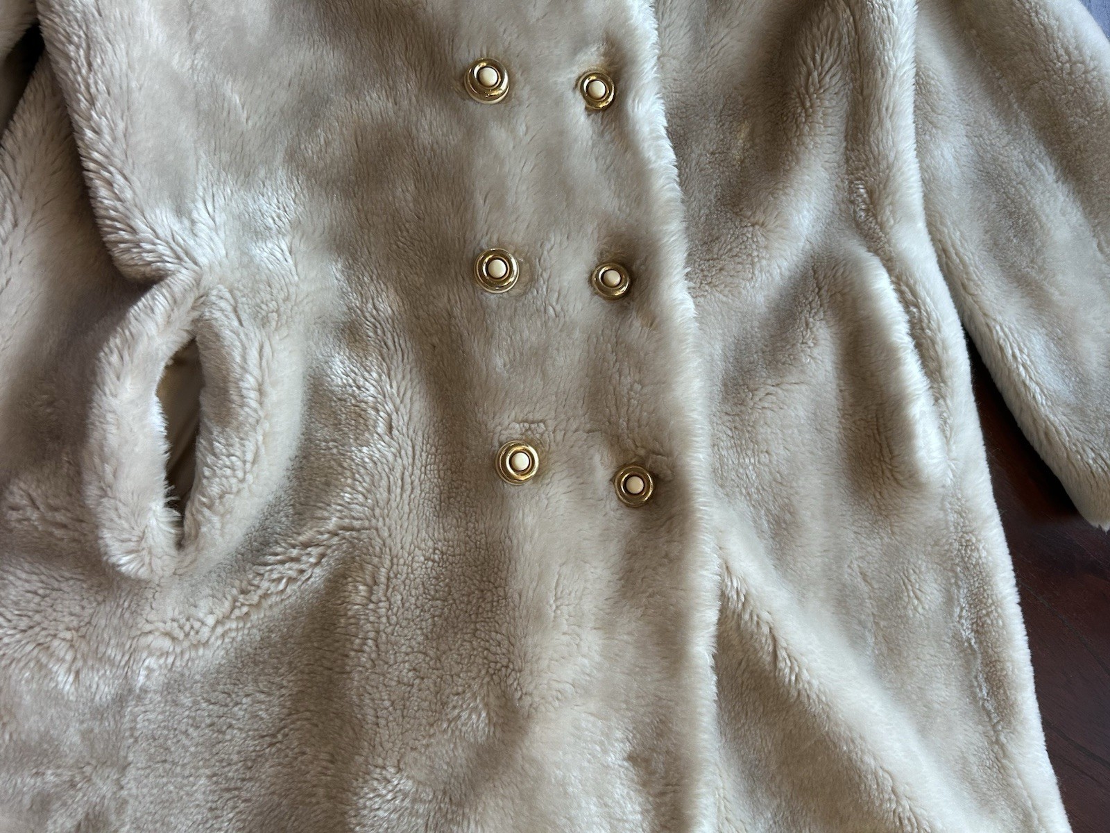Authentic 1970s Vintage Sportowne Faux Fur Coat Bullock’s Del Amo size M