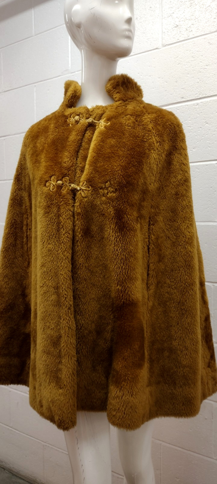 70s Faux Fur Cape Bohemian Look Mustard Bronze Color ASIAN FROG BUTTONS Size S