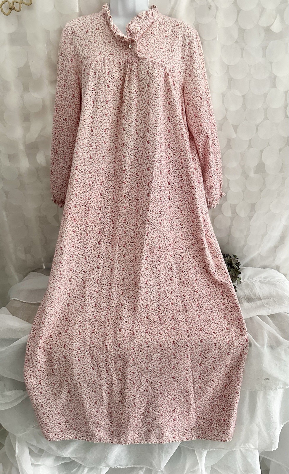 VTG womens M Long Flannel Nightgown Chemise Red White Floral Prairie GrannyCore