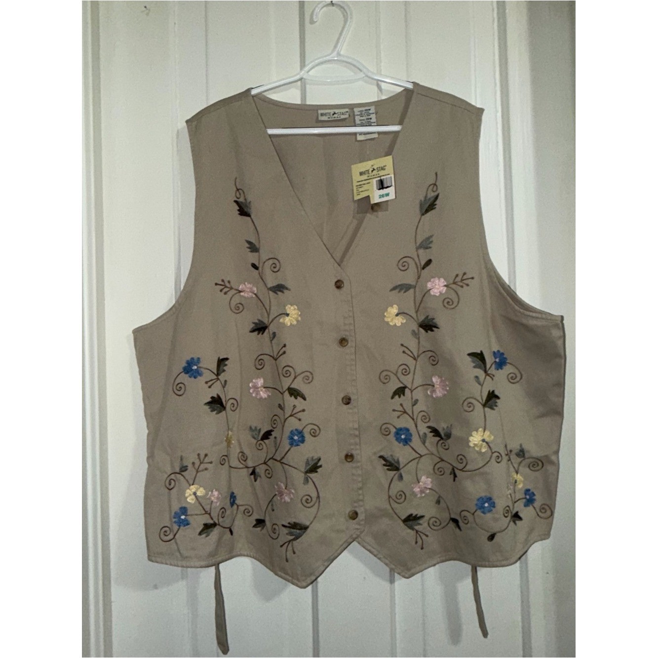 NWT women’s plus size 26w vest Embroidered Floral Vest – Taupe