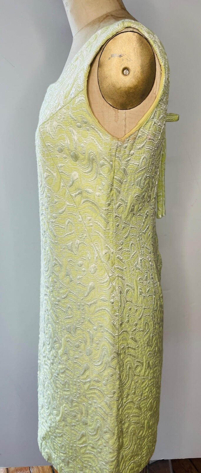 VTG MOD 60’S CITRON YELLOW-GREEN FLORAL JACQUARD MINI SHIFT COCKTAIL DRESS*S