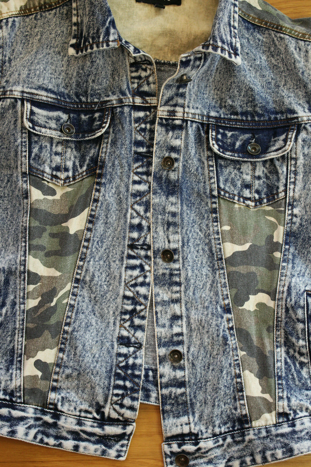 NAVIE WOMENS 80’S 90’s VINTAGE ACID/ STONEWASH CAMOUFLAGE DENIM JACKET SIZE L