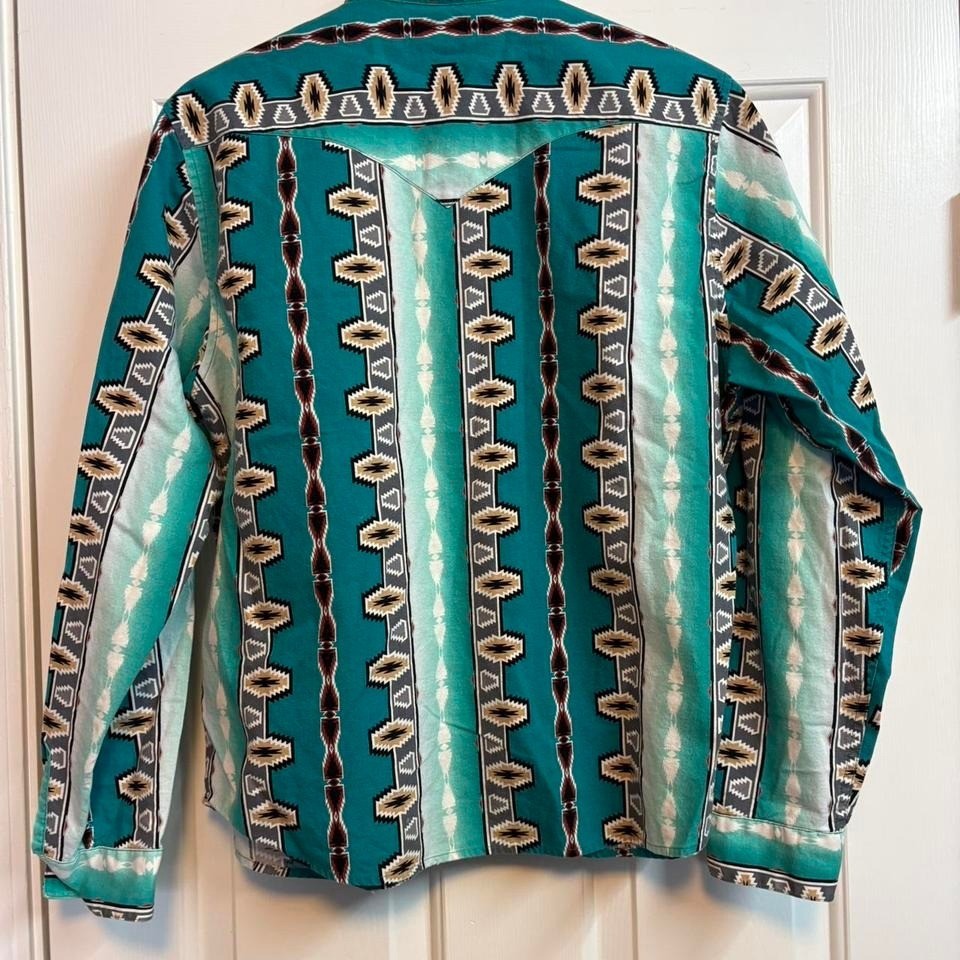 Panhandle Slim green Aztec button up pearl snap shirt Size L Womens