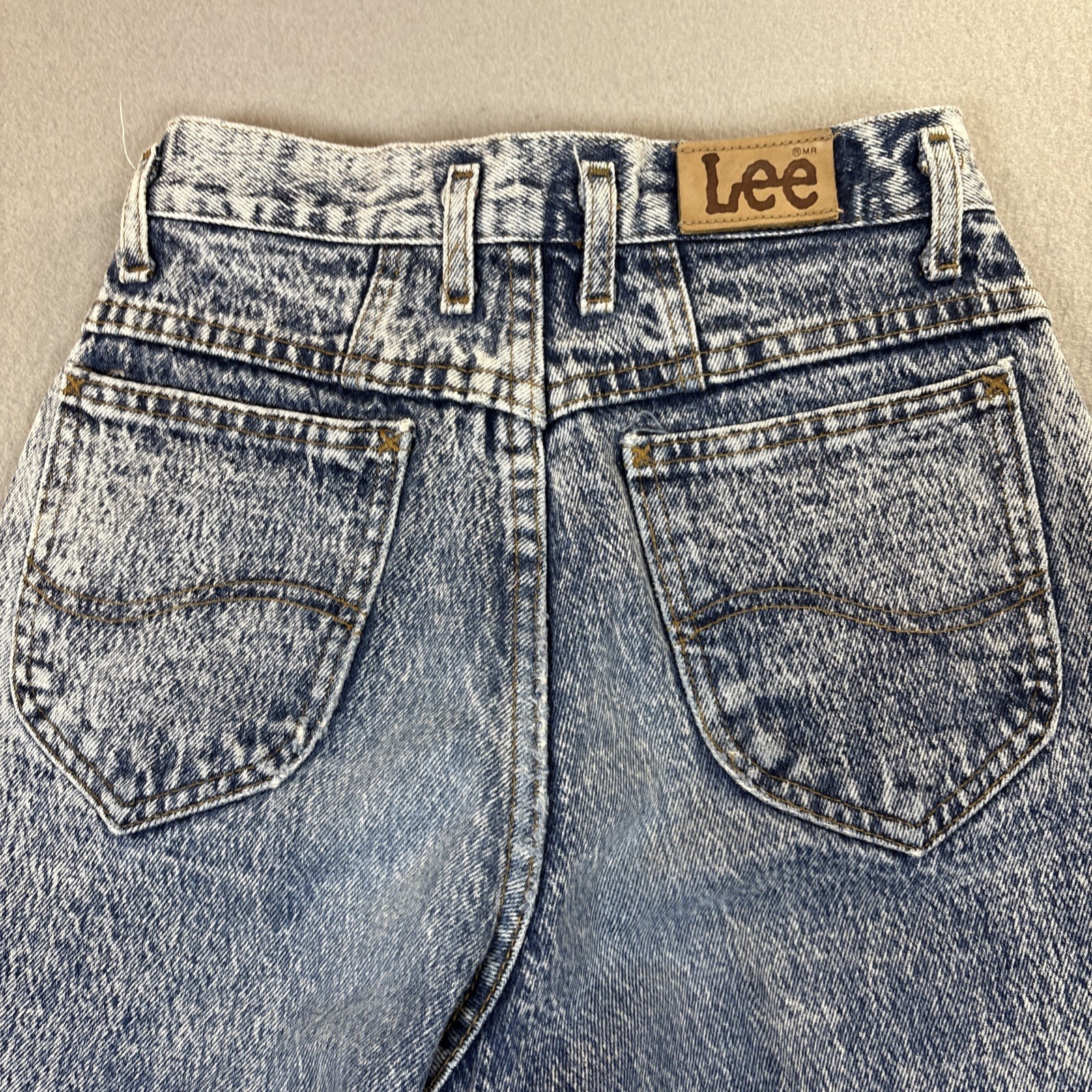 Y2K 90’s Lee High Waisted Mom Jean Made in the USA Tapered Leg Sz 5 100% Cotton