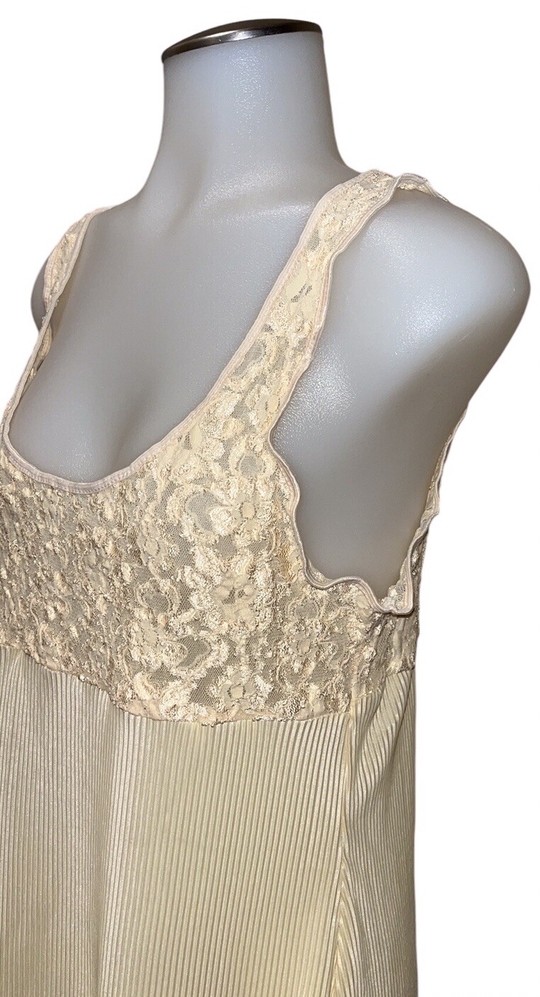 Vtg Val Mode Short Pleated Bottom~Lace Top Nightgown~sz M~Lingerie~Babydoll