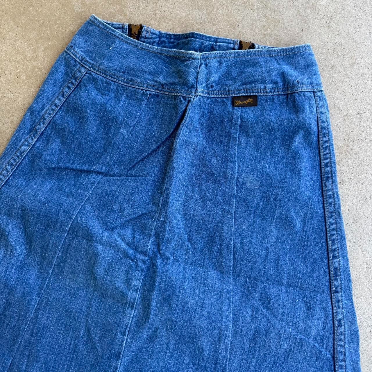 VINTAGE 1970s DENIM WRANGLER SKIRT W/ DOUBLE SCOVILL ZIPPER CLOSURE ON THE BACK