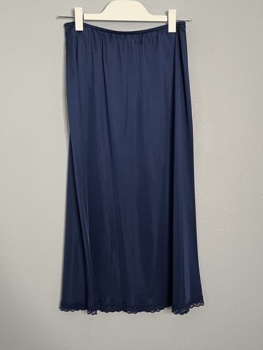 Vintage Warners Women Perfect Measure Nylon Half Slip Size L Made in USA #55300