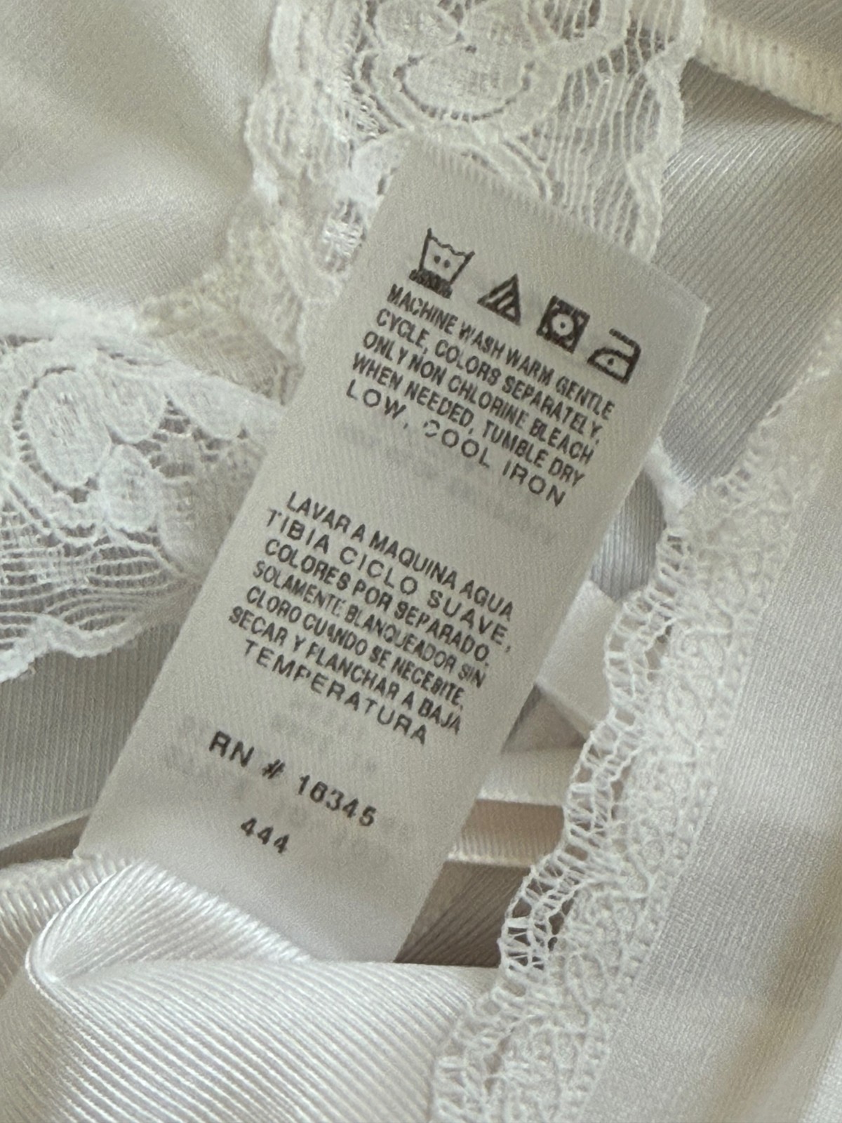 VTG Vanity Fair Full Slip Womens 26″ 40/46 Silky White Nylon Made in USA 80’s