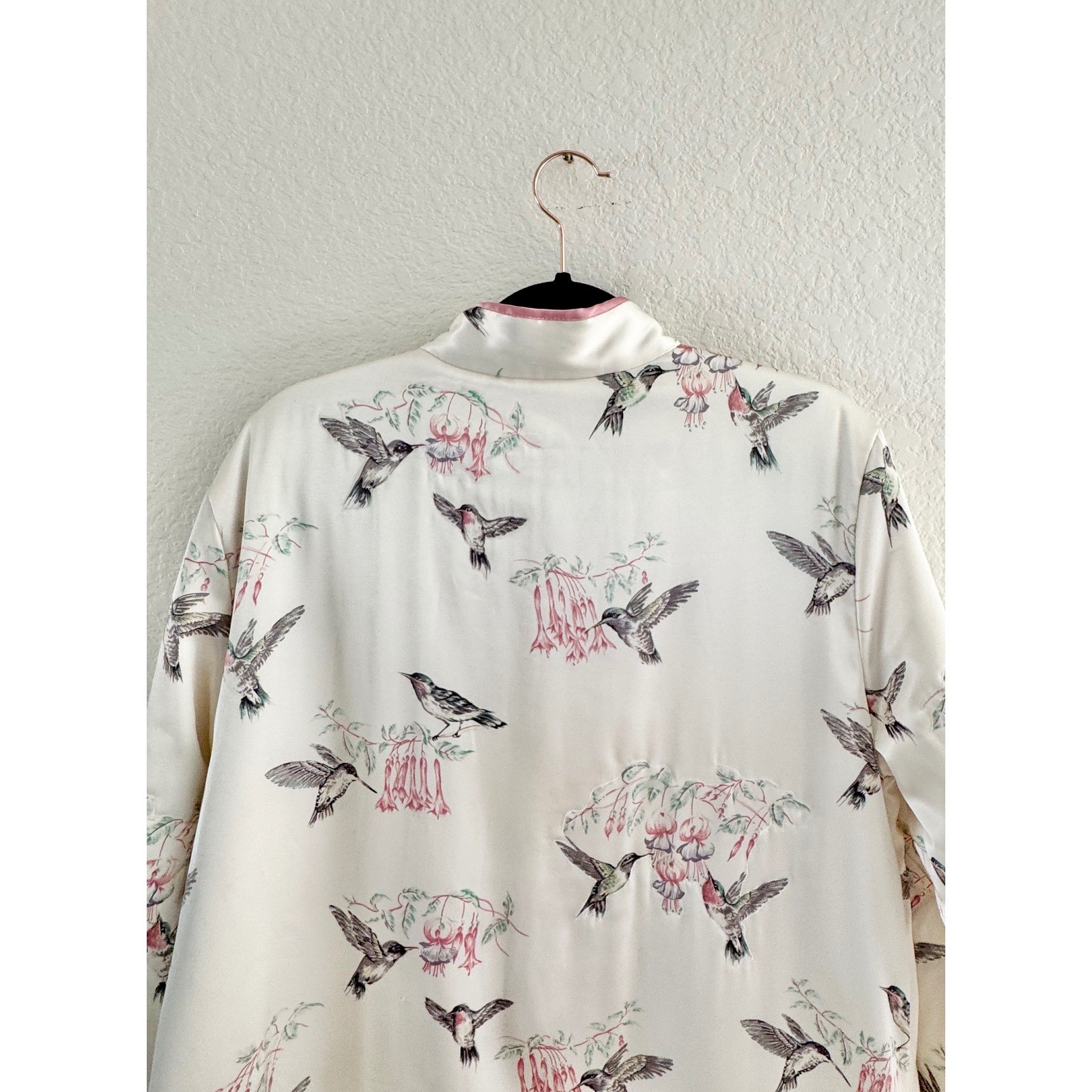 National Wildlife Federation Robe Womens L Cream Pink Hummingbird Vintage Satin