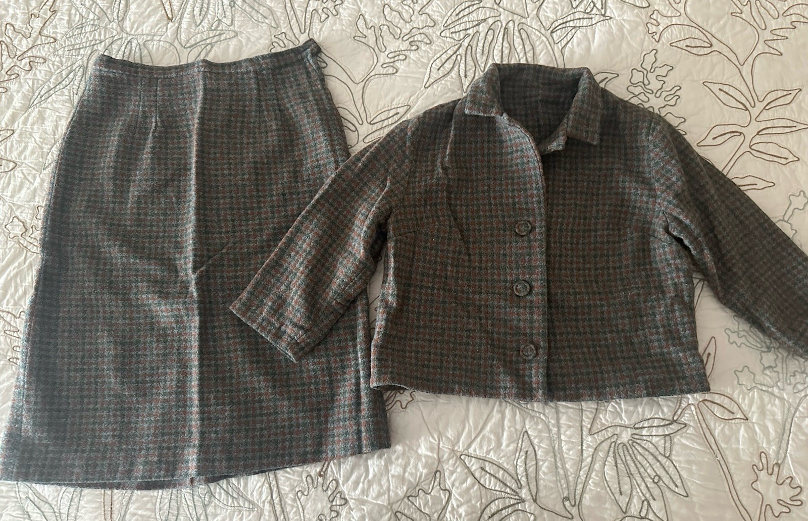 Vintage Dutchmaid Women’s Plaid Wool Skirt/Matching Cropped Jacket Ephrata, Pa