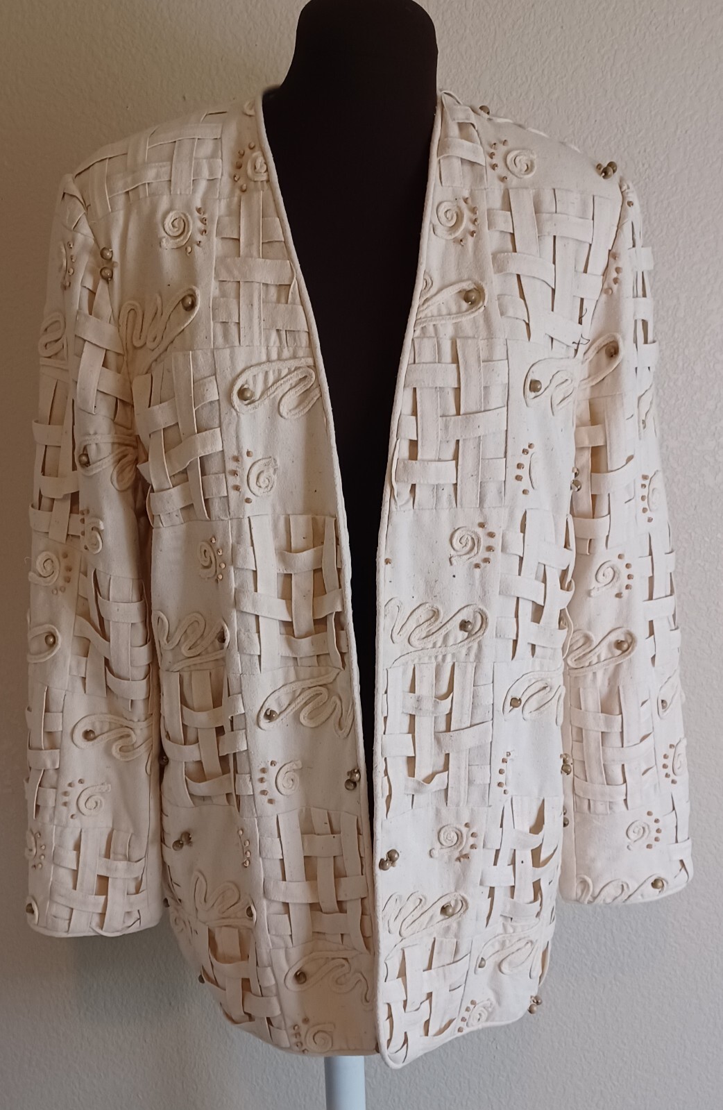 Vtg Lim’s Cream Artsy Lattice Sequin 100% Silk Open Shoulder Pads Lined Jacket M