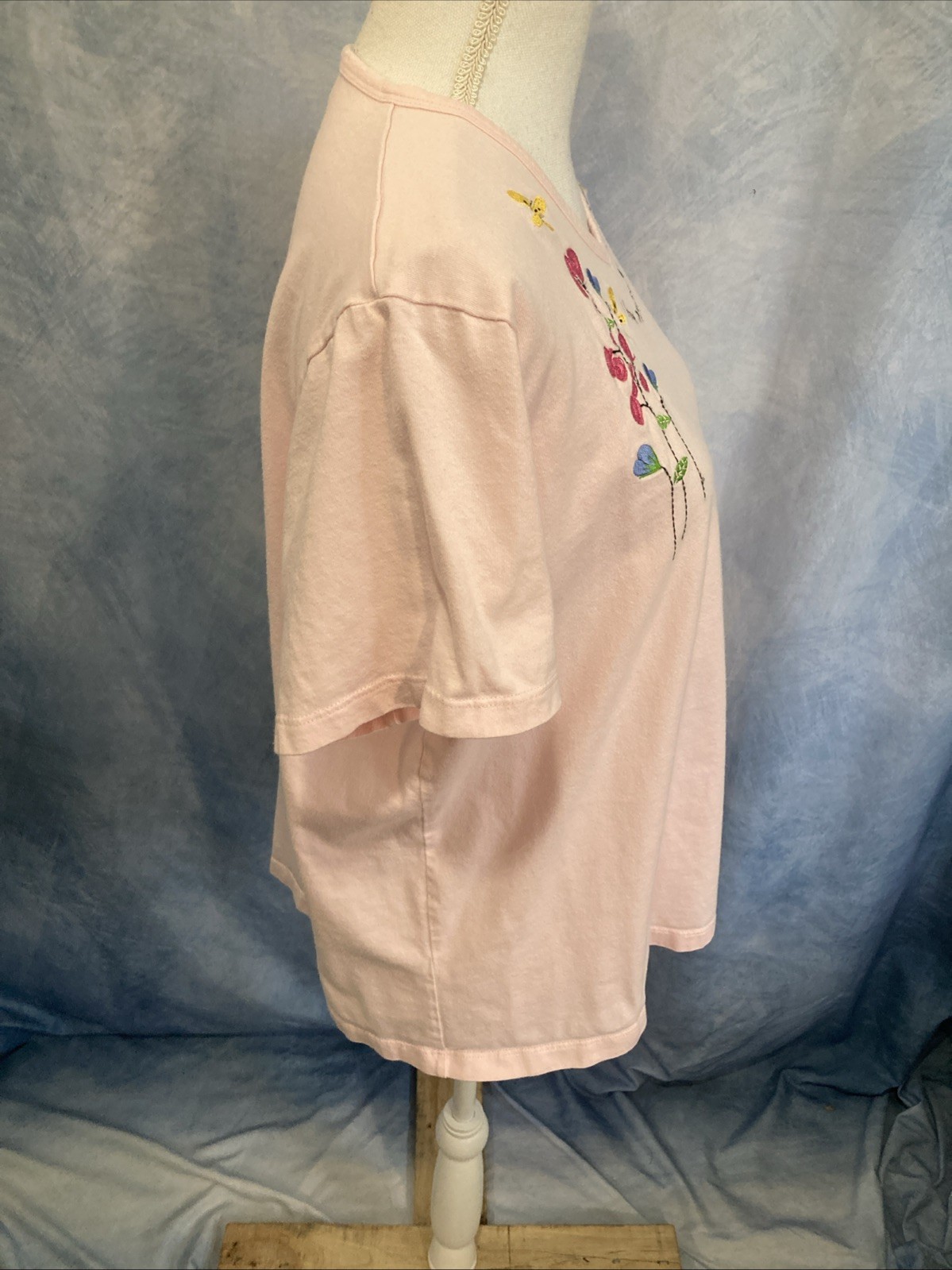 Vtg 90s Y2K M&C Sportswear Grandmacore Embroidered Pink V-Neck T-Shirt XL Cotton